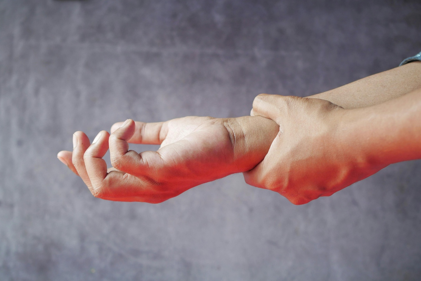 Joint pain in the wrist
