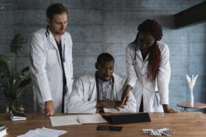 Doctors discussing a case